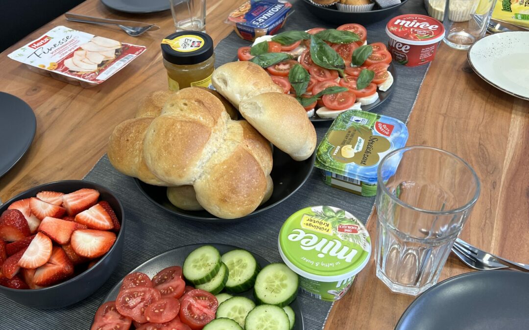 Neu­jah­res­putz mit gemein­sa­men Team­früh­stück